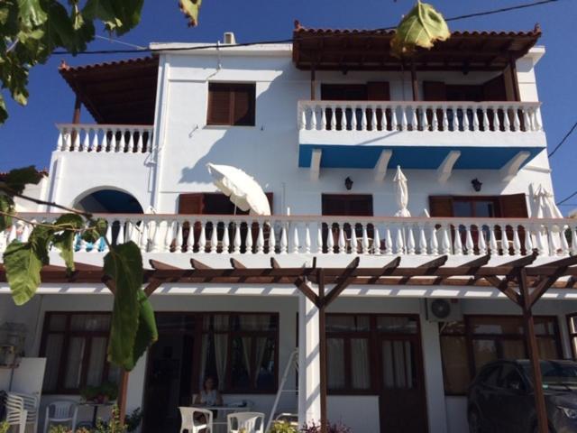 Villa Bonatsa Andros Home Batsíon Zewnętrze zdjęcie